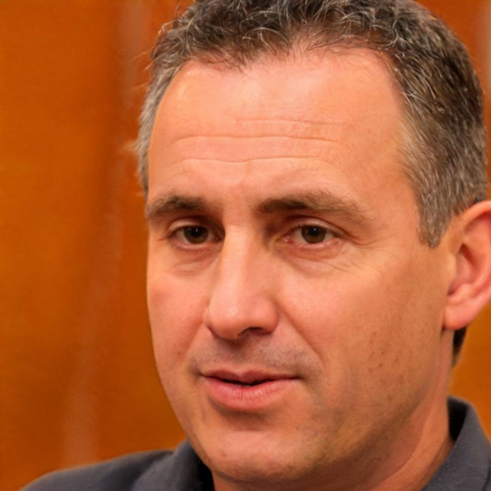 Portrait de Marc Dubois, formateur expert en planification financière